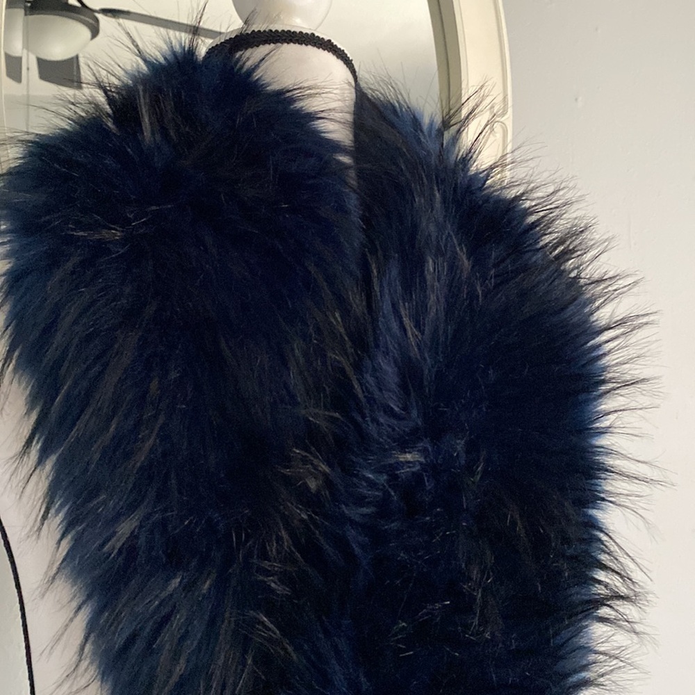 Fashion Apparel & Accessories Navy Fur Scarf - Picture 2 of 9